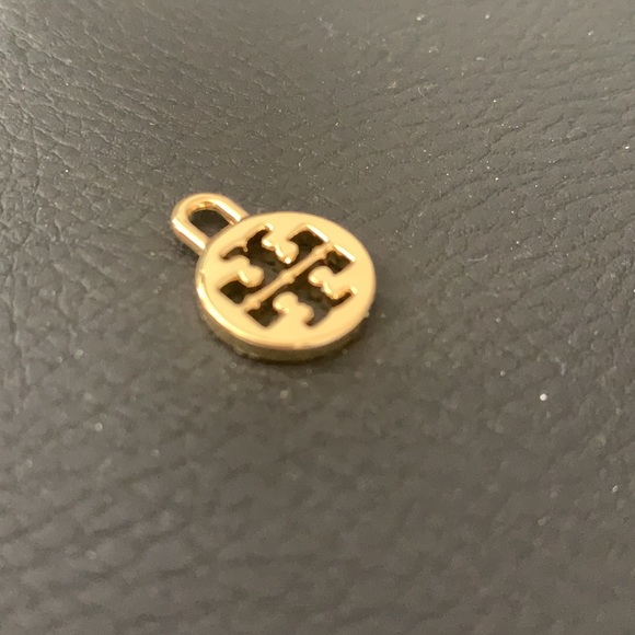 Tory Burch Logo Pendent - Picture 7 of 7